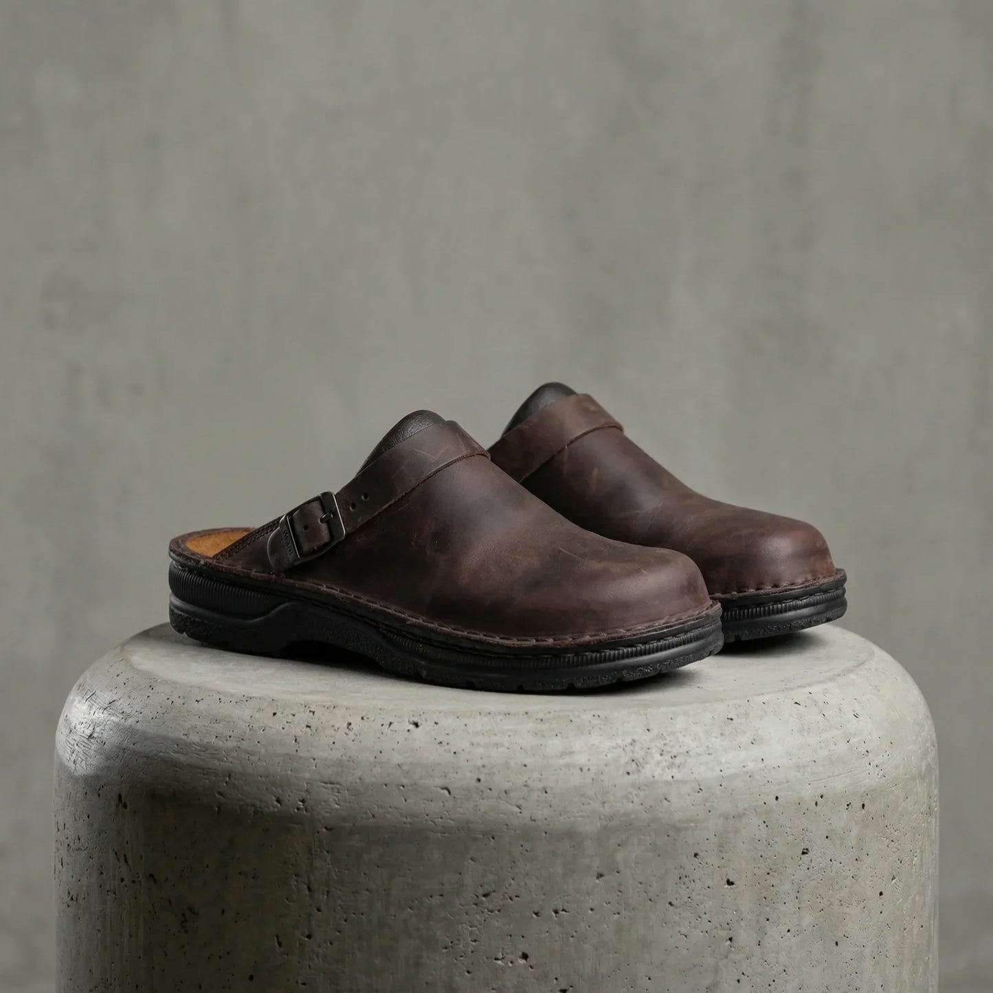 Holverk — Clog Ergonómico Masculino em Couro Vegan
