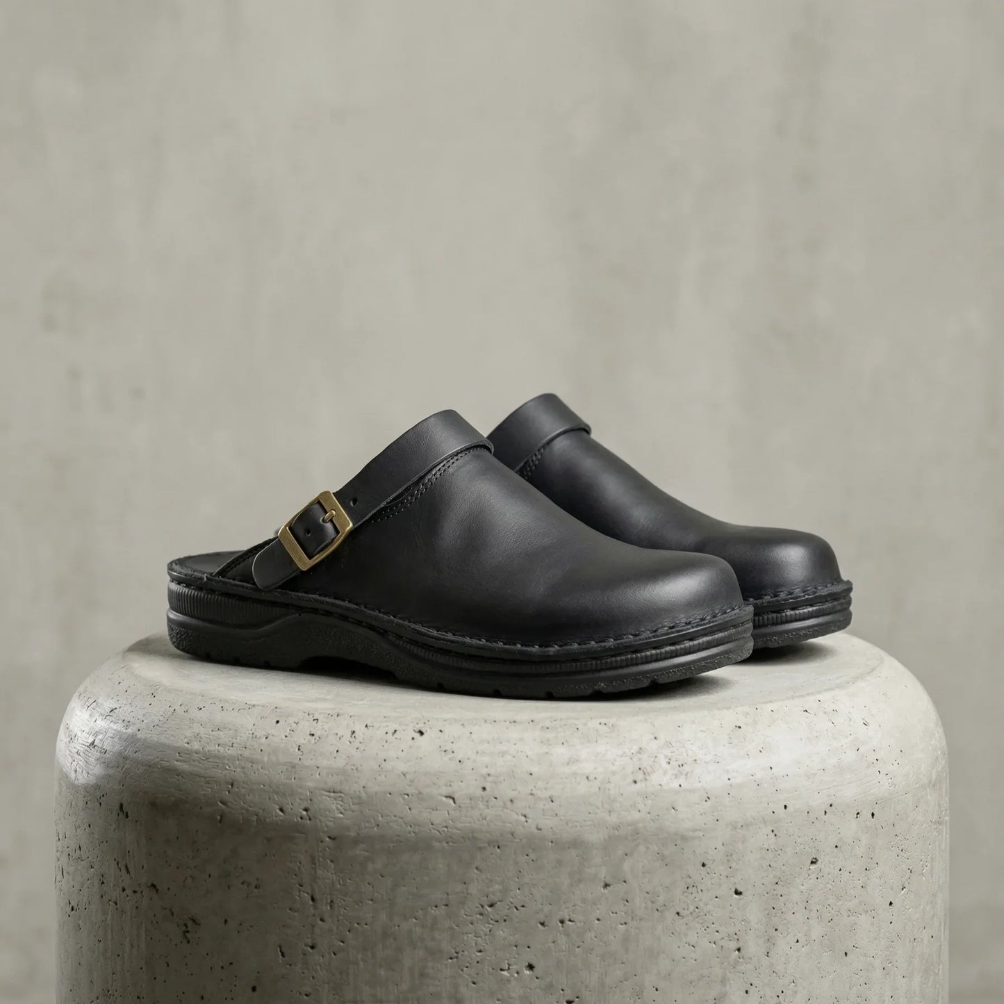 Holverk — Clog Ergonómico Masculino em Couro Vegan