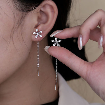 Brincos de Diamante com Fio Floral — Design Delicado de Gota