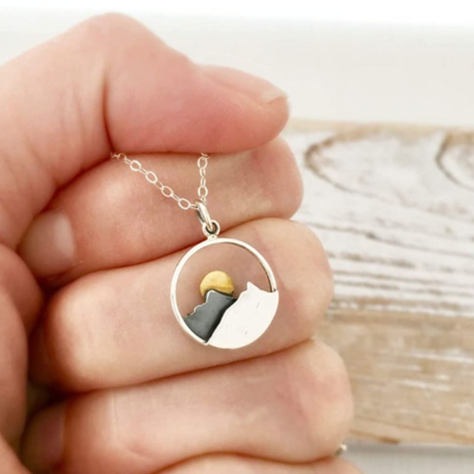 Colar com Pendente de Montanha — Inspirado na Natureza
