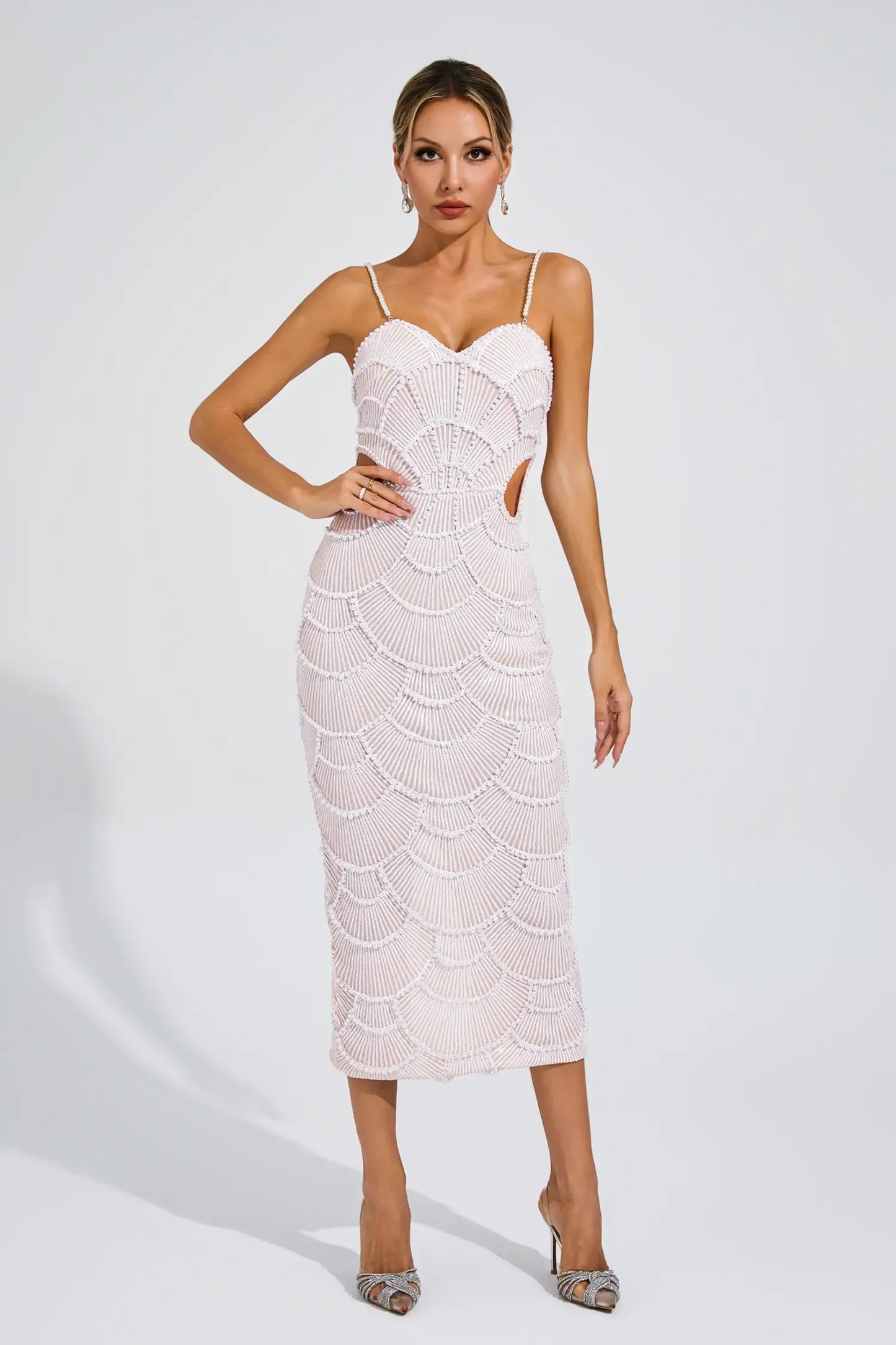 Vestido Midi Bege com Pérolas