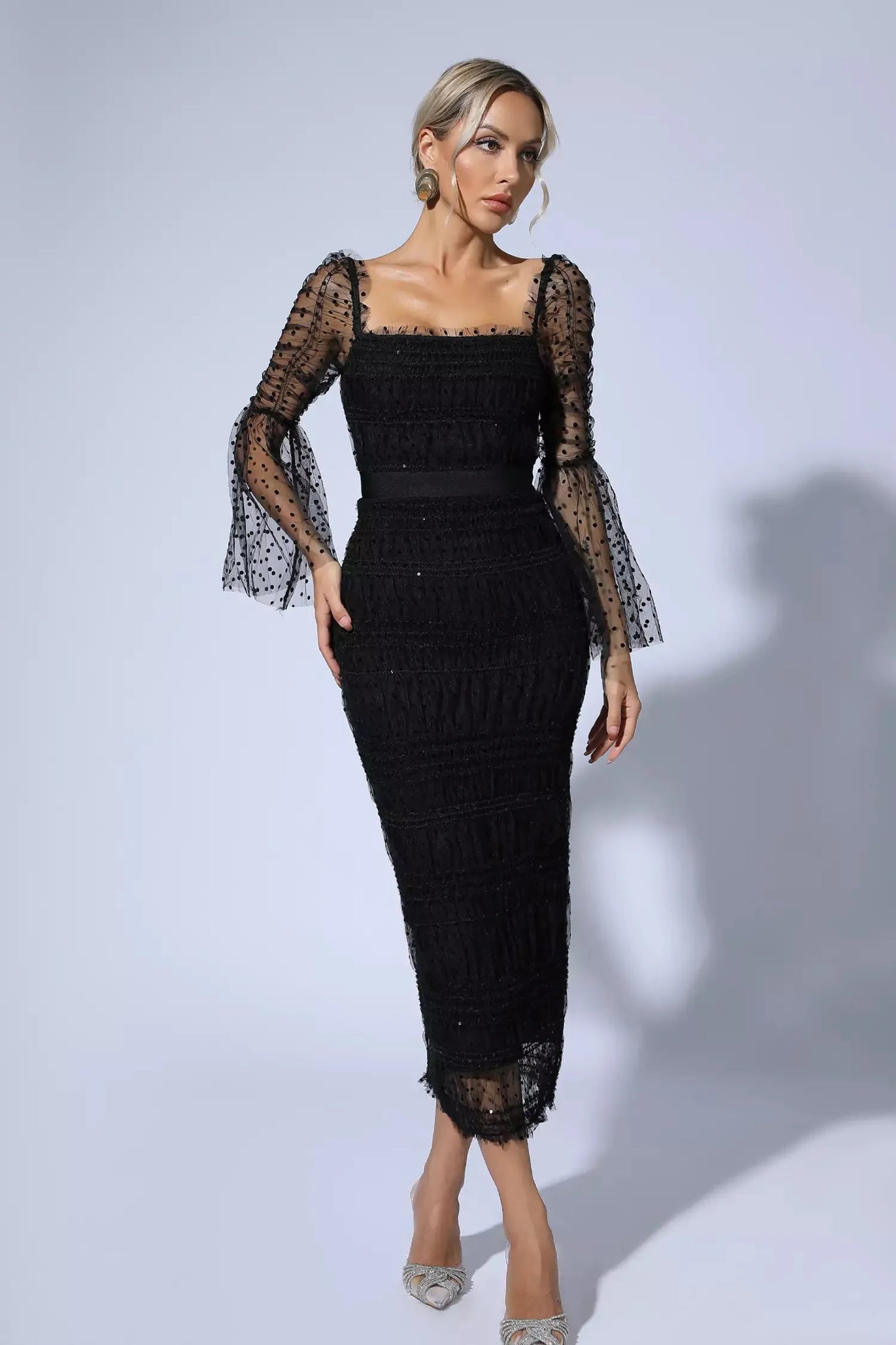 Vestido Midi — Malha de Lantejoulas