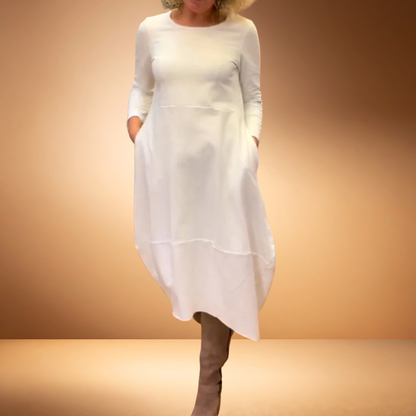 Velvára - Vestido Elegante com Toque de Seda