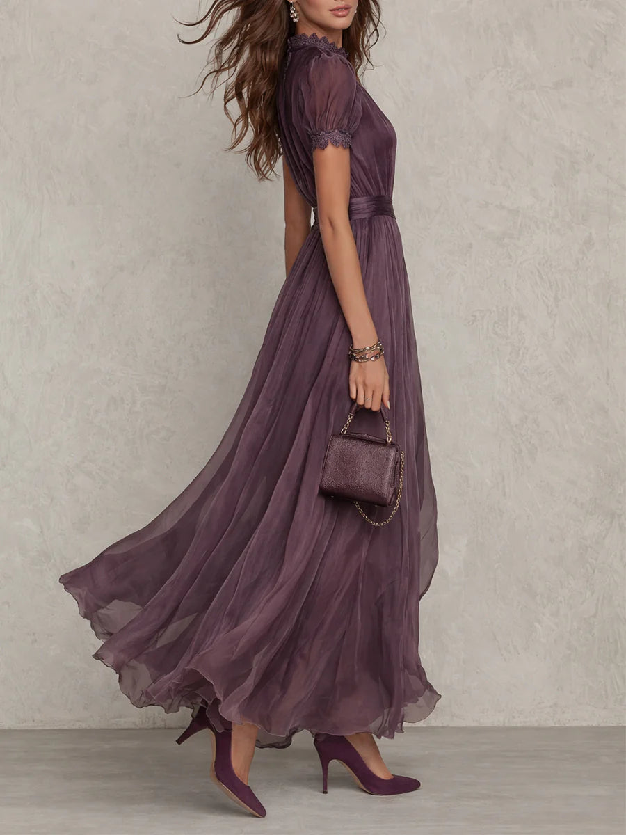 Robe Flavia em Renda Violeta com Decote Caído
