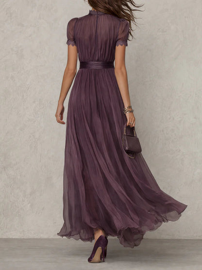 Robe Flavia em Renda Violeta com Decote Caído